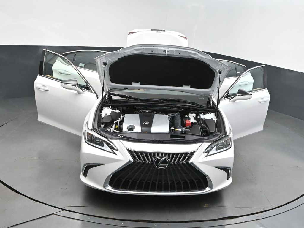 2024 White Lexus ES 350 FWD Sedan