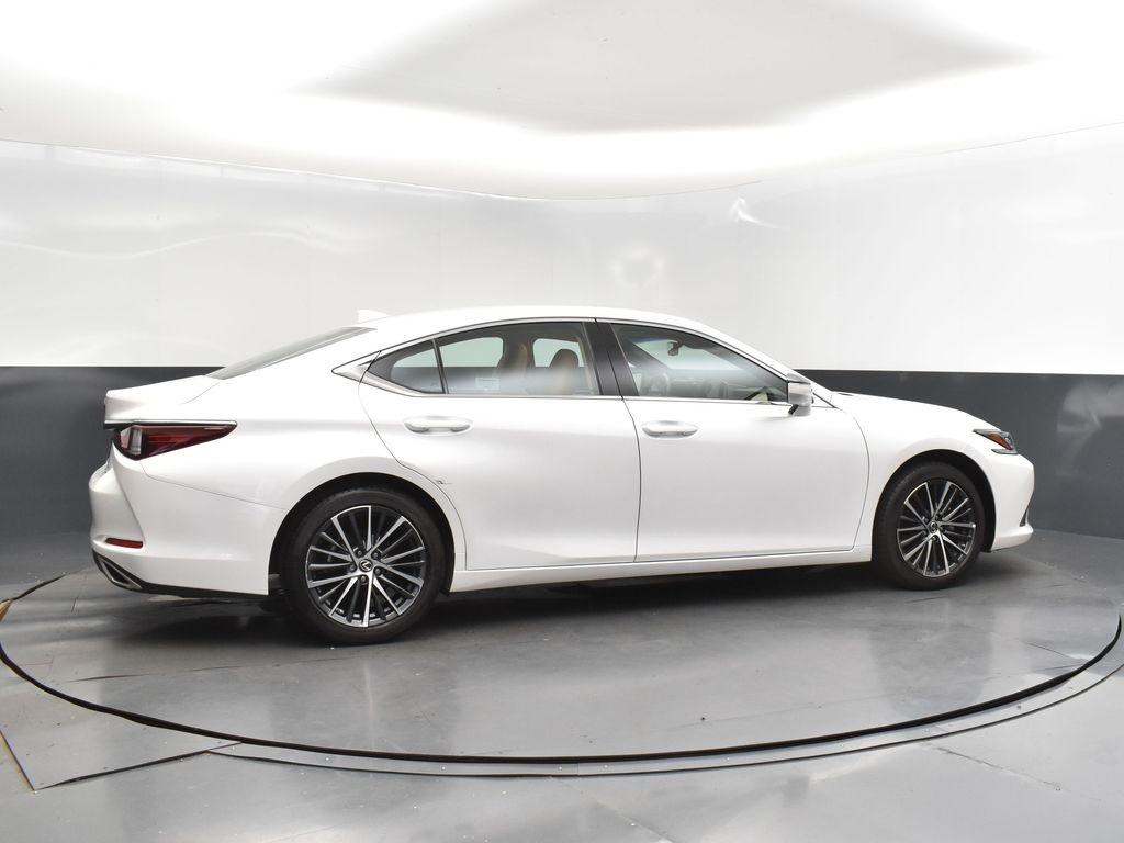 2024 White Lexus ES 350 FWD Sedan