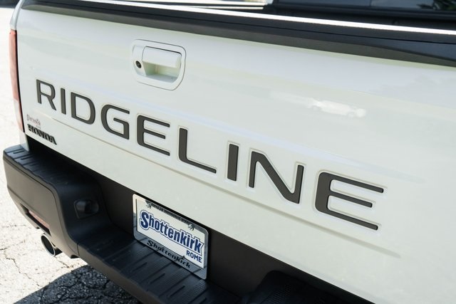 2025 Honda Ridgeline RTL photo 10