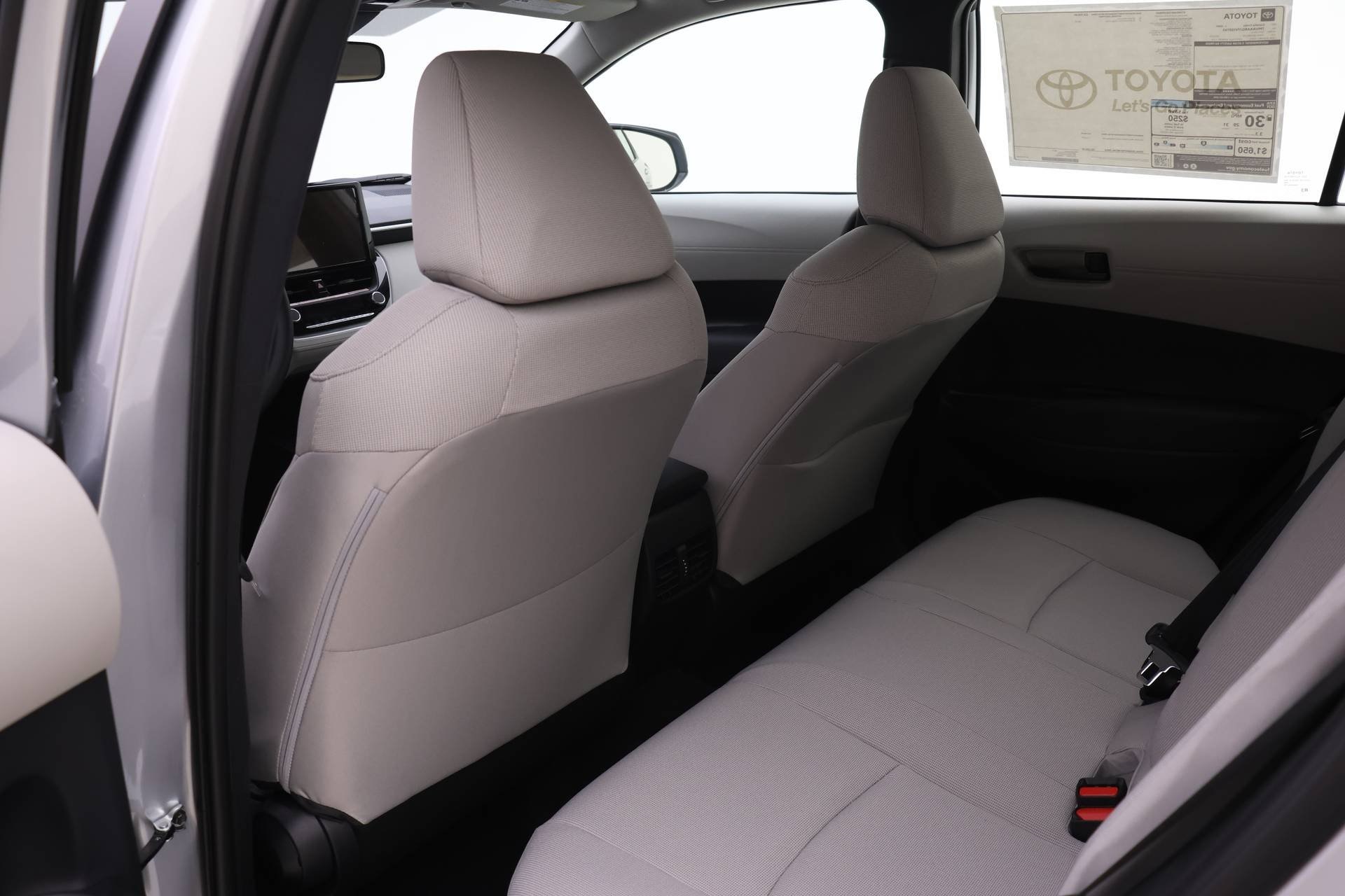 2026 Toyota Corolla Cross L photo 8