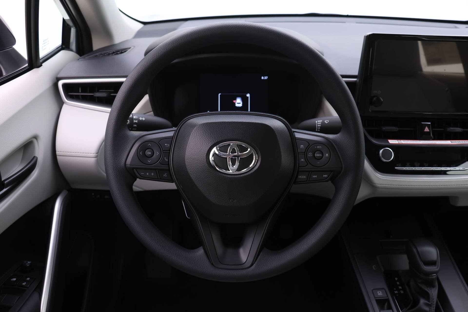 2026 Toyota Corolla Cross L photo 9