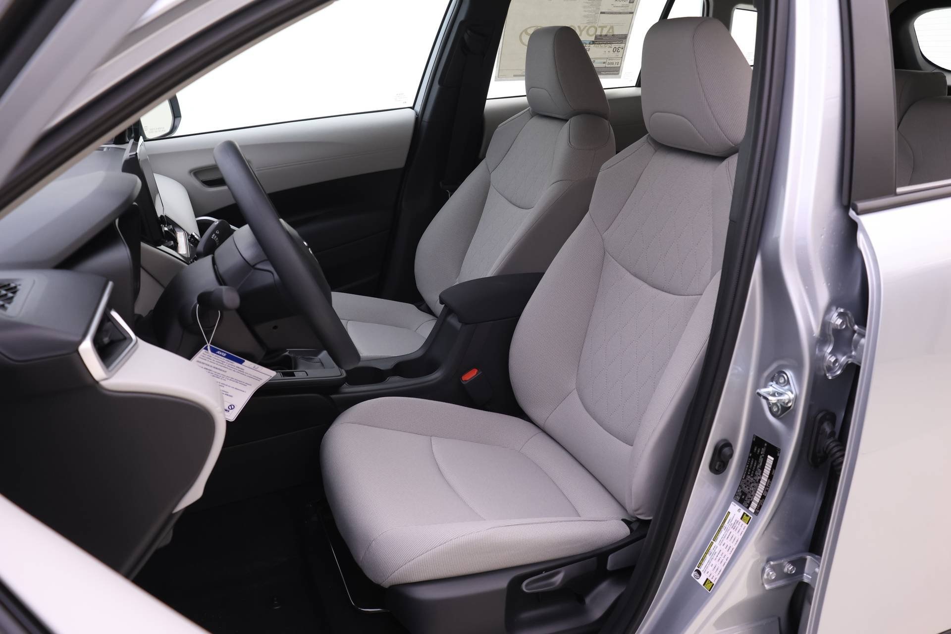 2026 Toyota Corolla Cross L photo 2