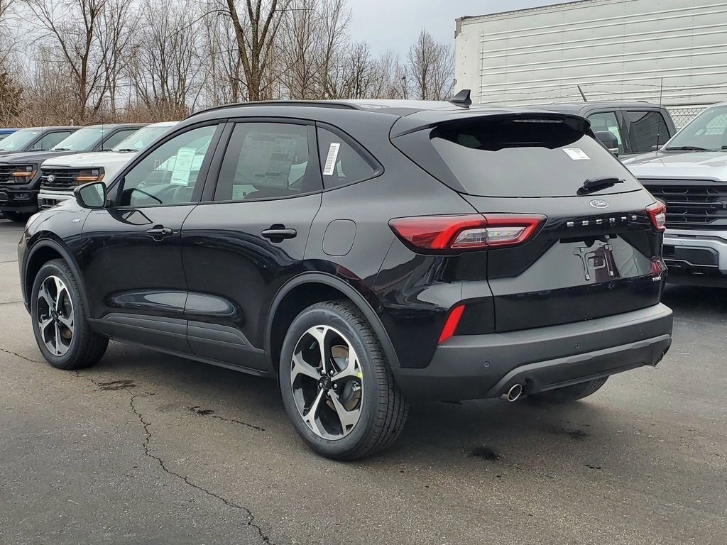 2025 Ford Escape Hybrid ST-Line Select photo 4