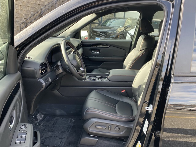 new 2025 Honda Pilot car, priced at $47,868