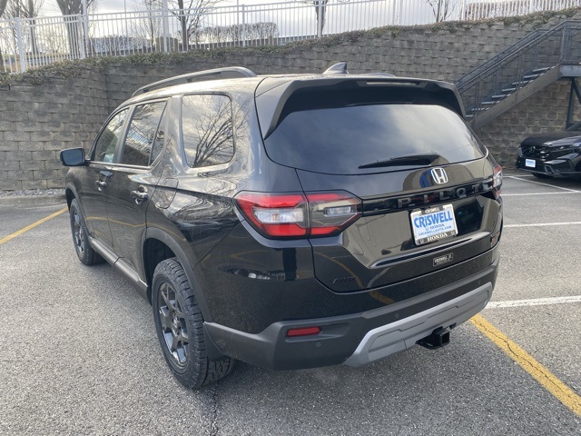 new 2025 Honda Pilot car, priced at $47,868