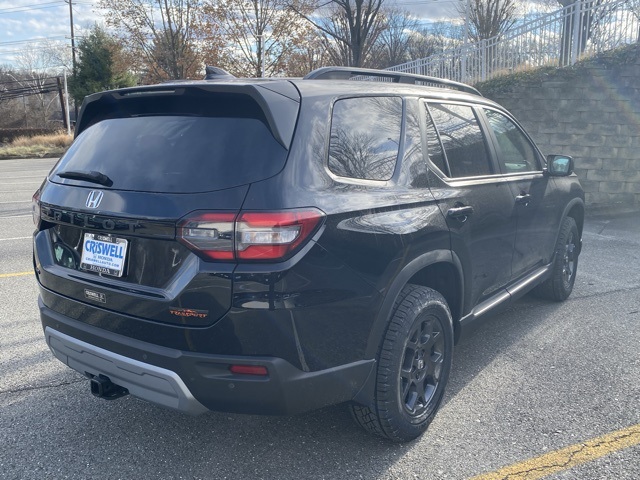 new 2025 Honda Pilot car, priced at $47,868