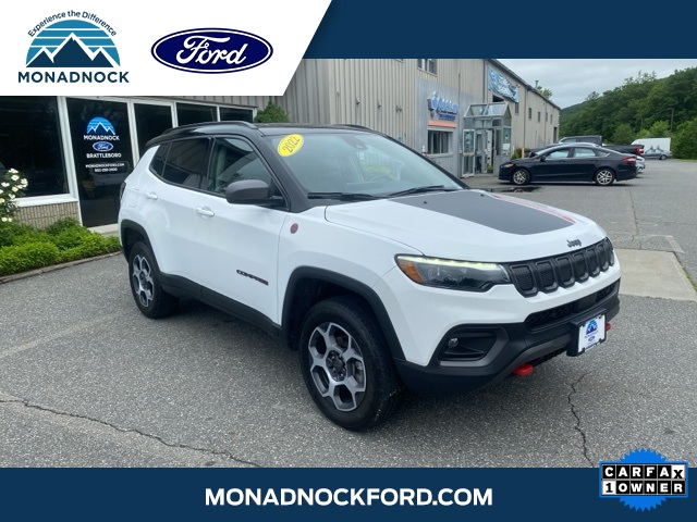 2022 Bright White Clearcoat Jeep Compass Trailhawk SUV