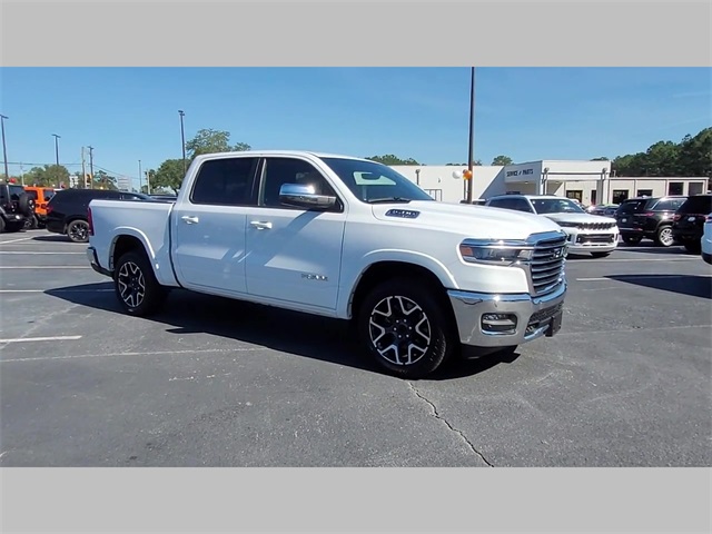 2025 Ram 1500 Laramie Crew Cab 4x4 5'7" Box