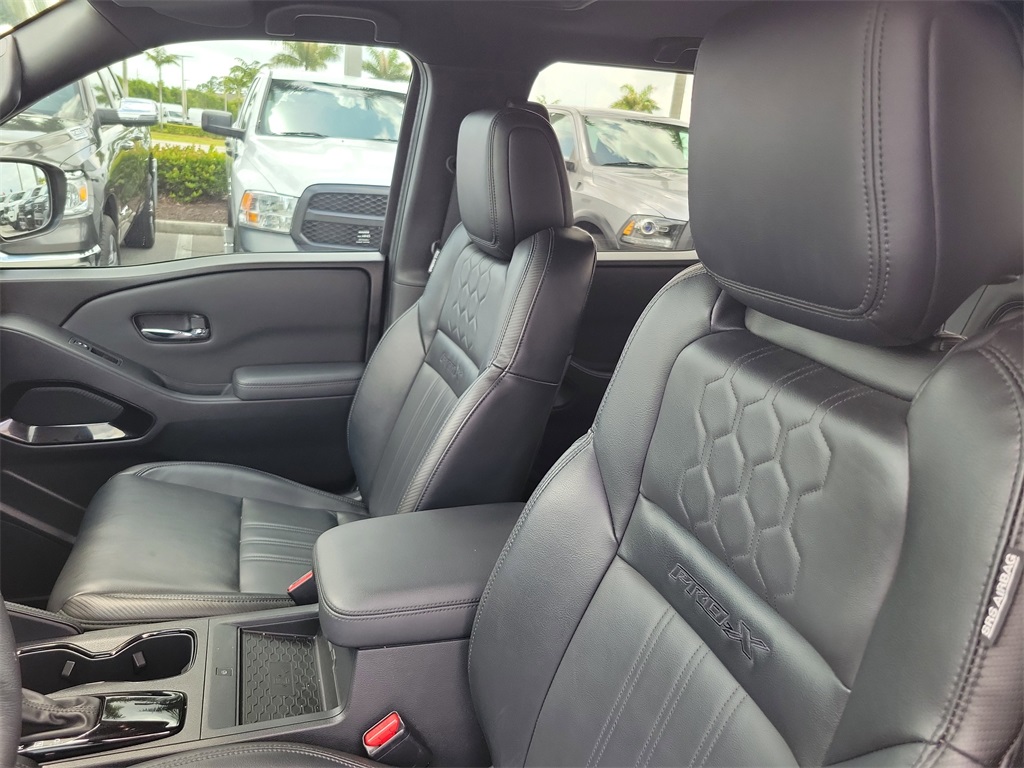 2022 Super Black Nissan Frontier PRO-X RWD Truck