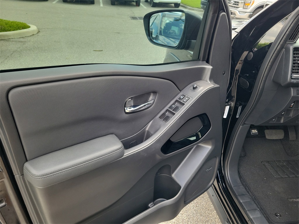 2022 Super Black Nissan Frontier PRO-X RWD Truck