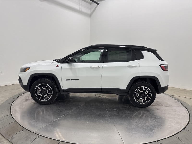 2026 Jeep Compass Trailhawk photo 4