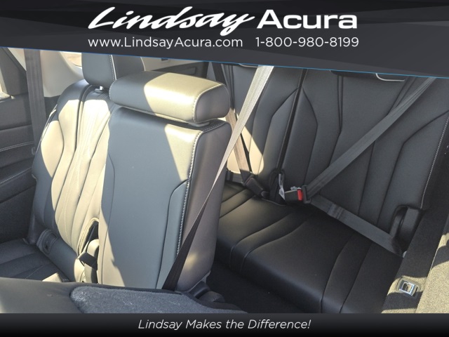 2026 Acura MDX SH-AWD Advance photo 8
