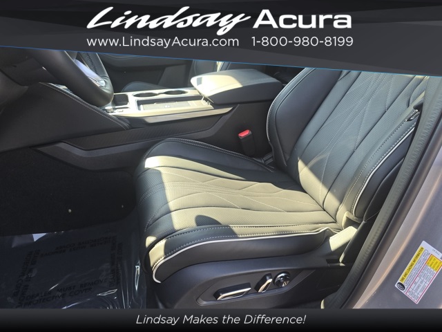 2026 Acura MDX SH-AWD Advance photo 10