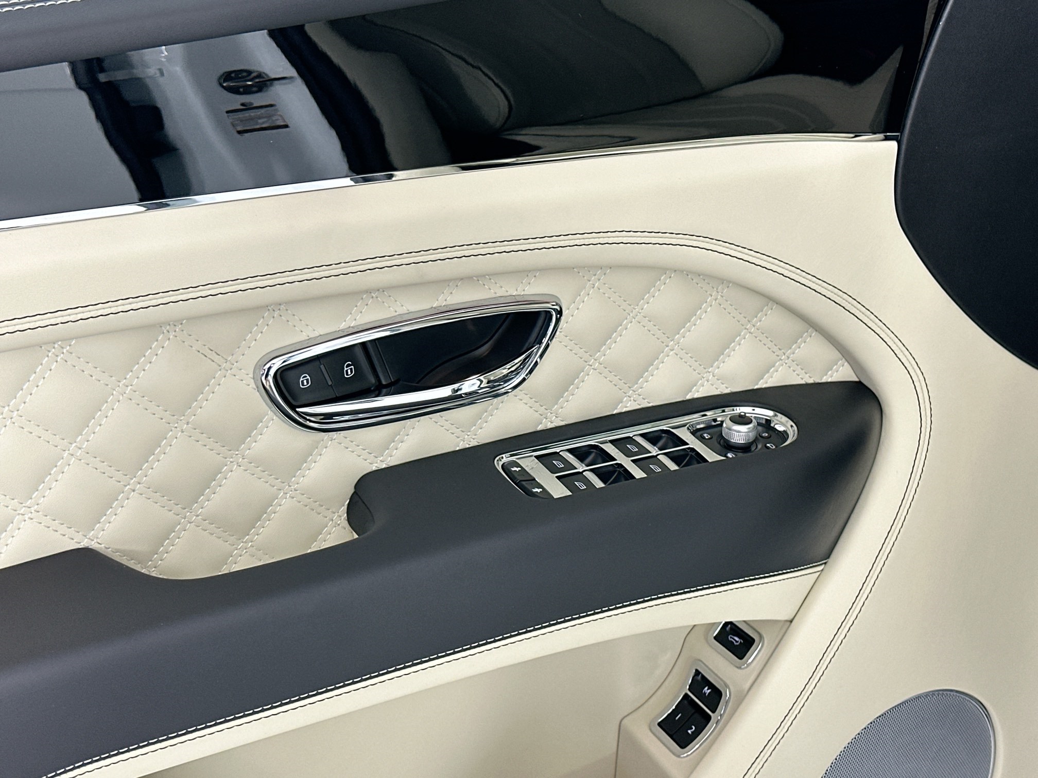 used 2022 Bentley Bentayga car, priced at $189,998