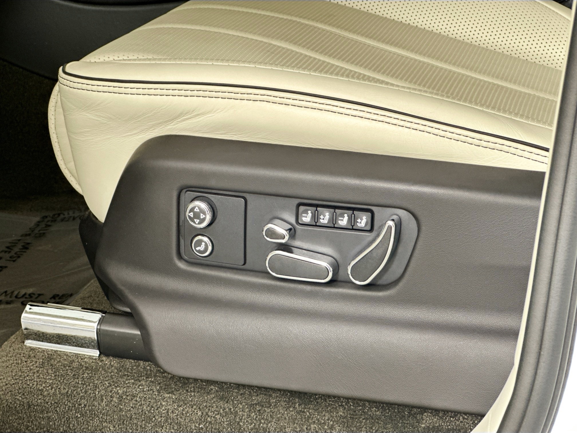 used 2022 Bentley Bentayga car, priced at $189,998