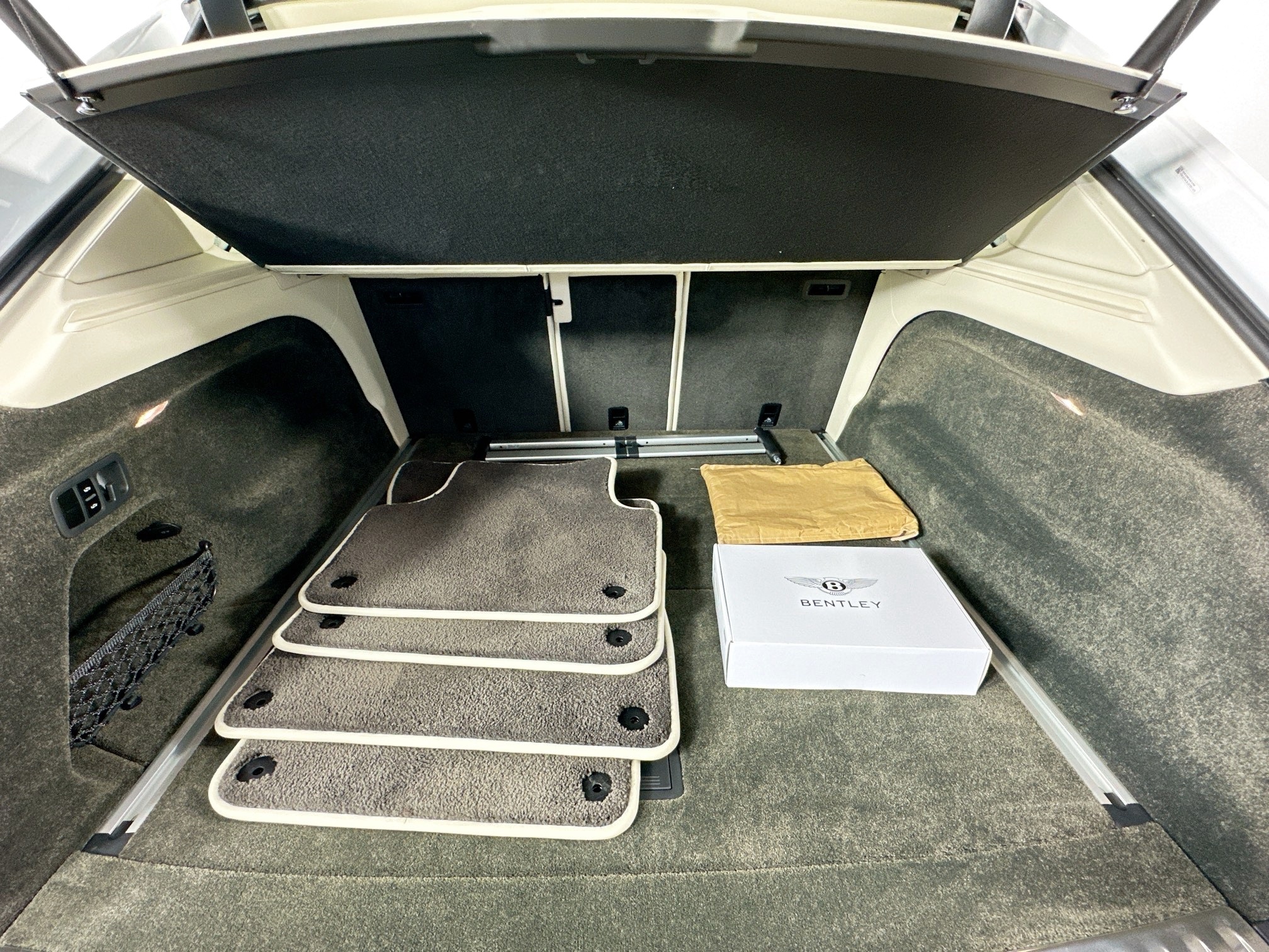 used 2022 Bentley Bentayga car, priced at $189,998