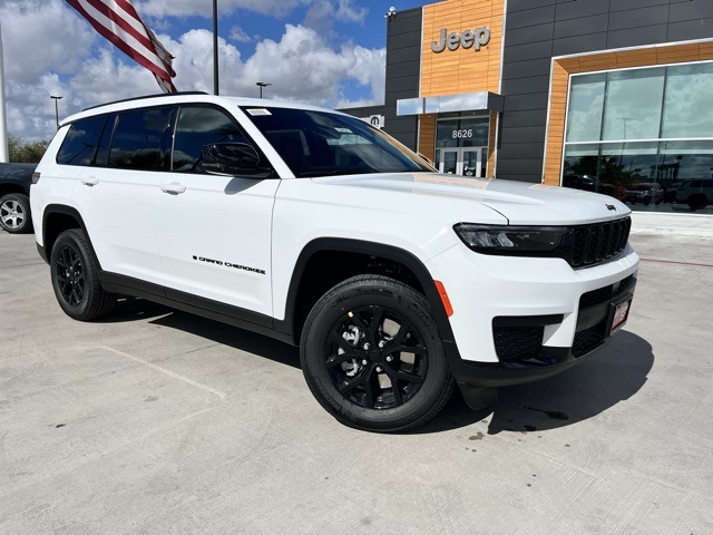 2025 Jeep Grand Cherokee L Altitude's photo