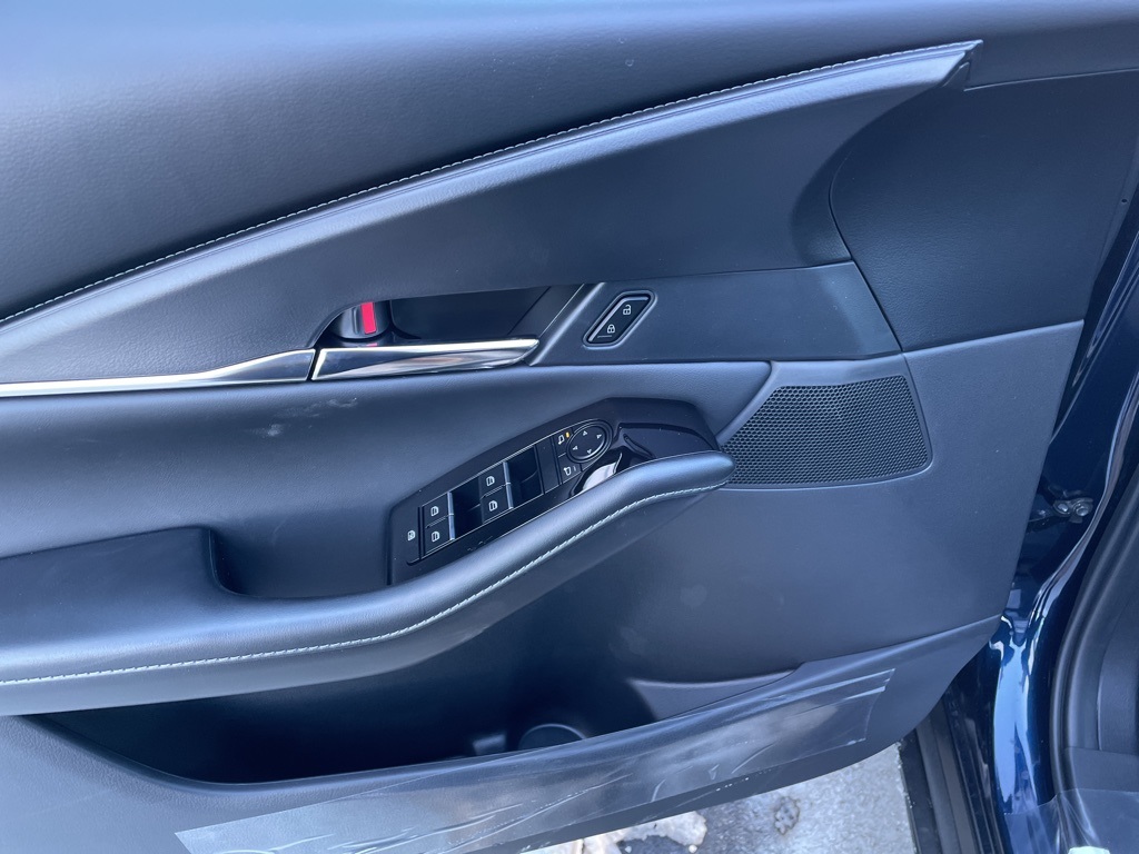 2025 Mazda CX-30 2.5 S Preferred photo 8