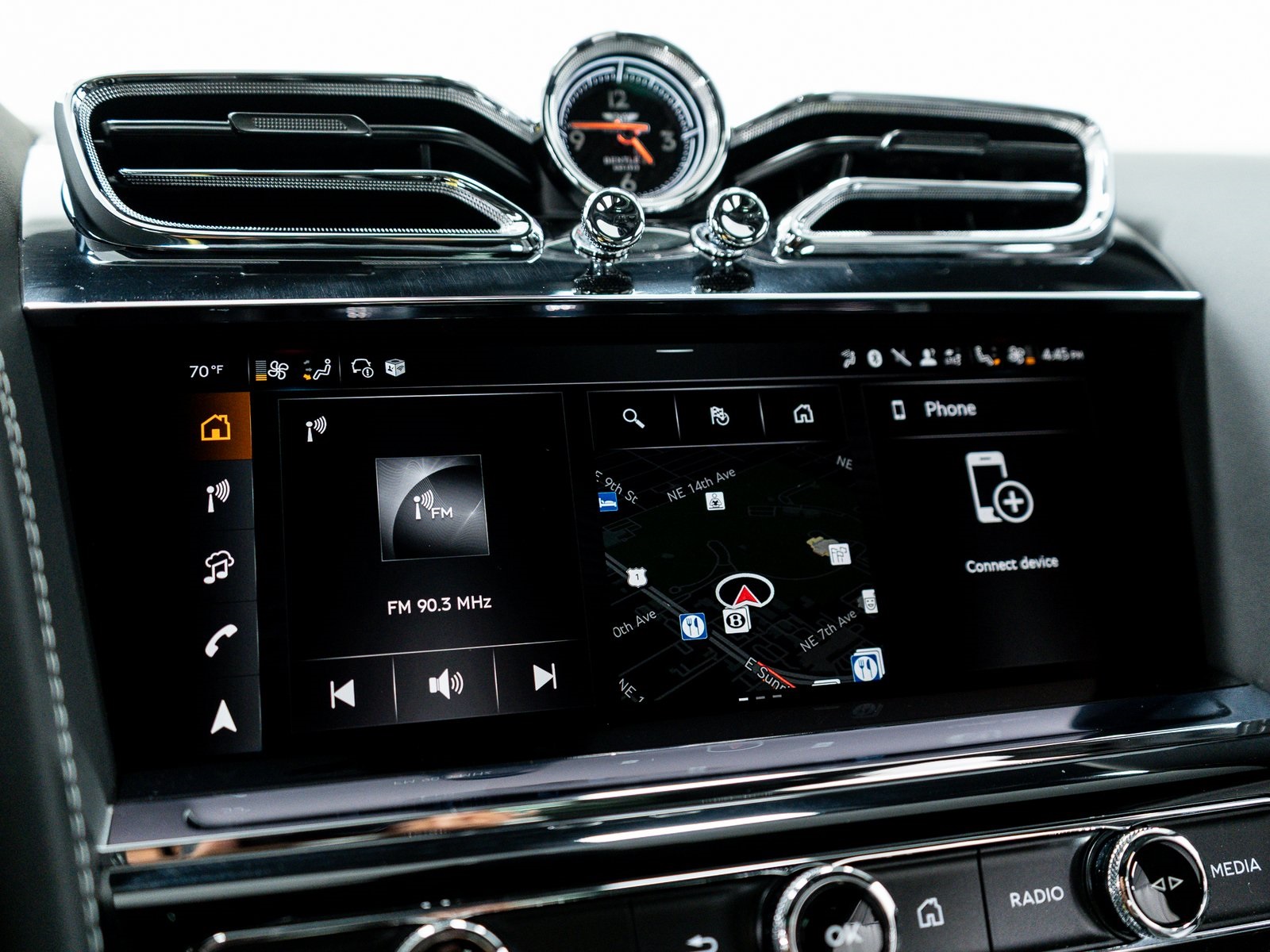 2025 Bentley Bentayga EWB Azure V8 photo 34