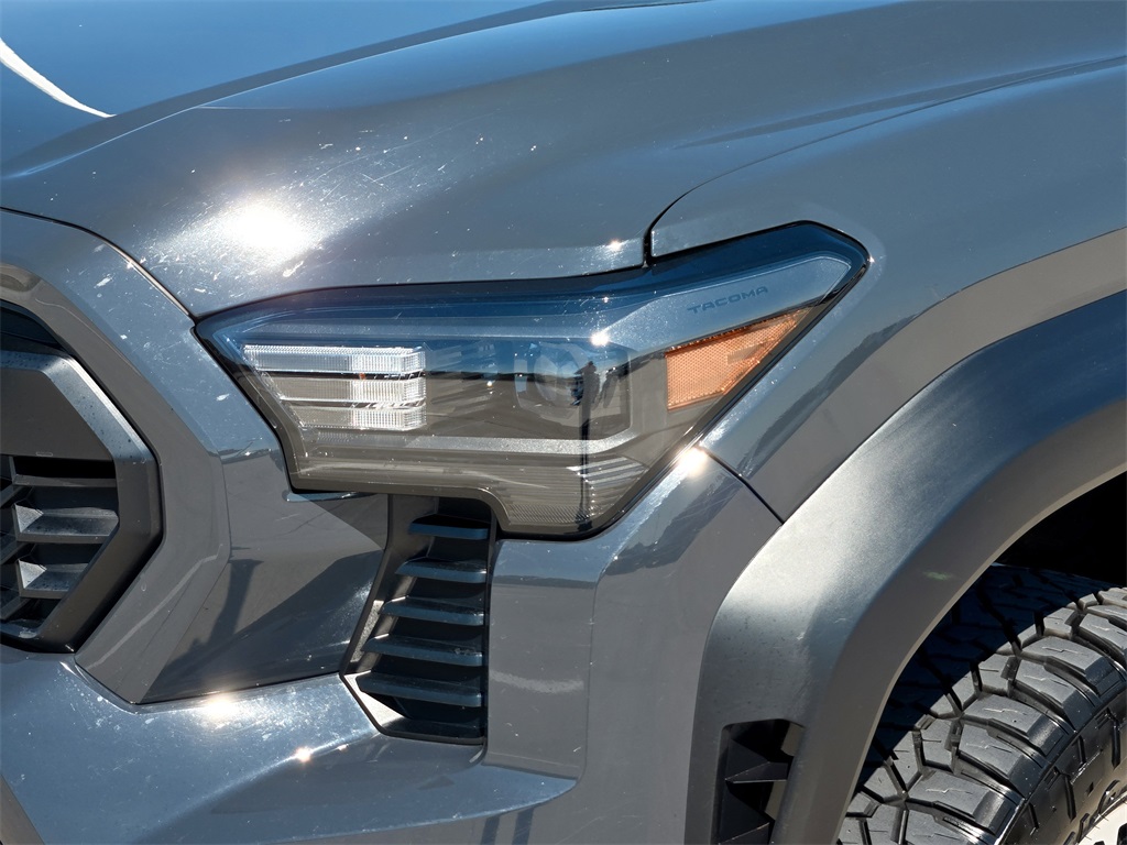 2024 Toyota Tacoma TRD Off-Road photo 3
