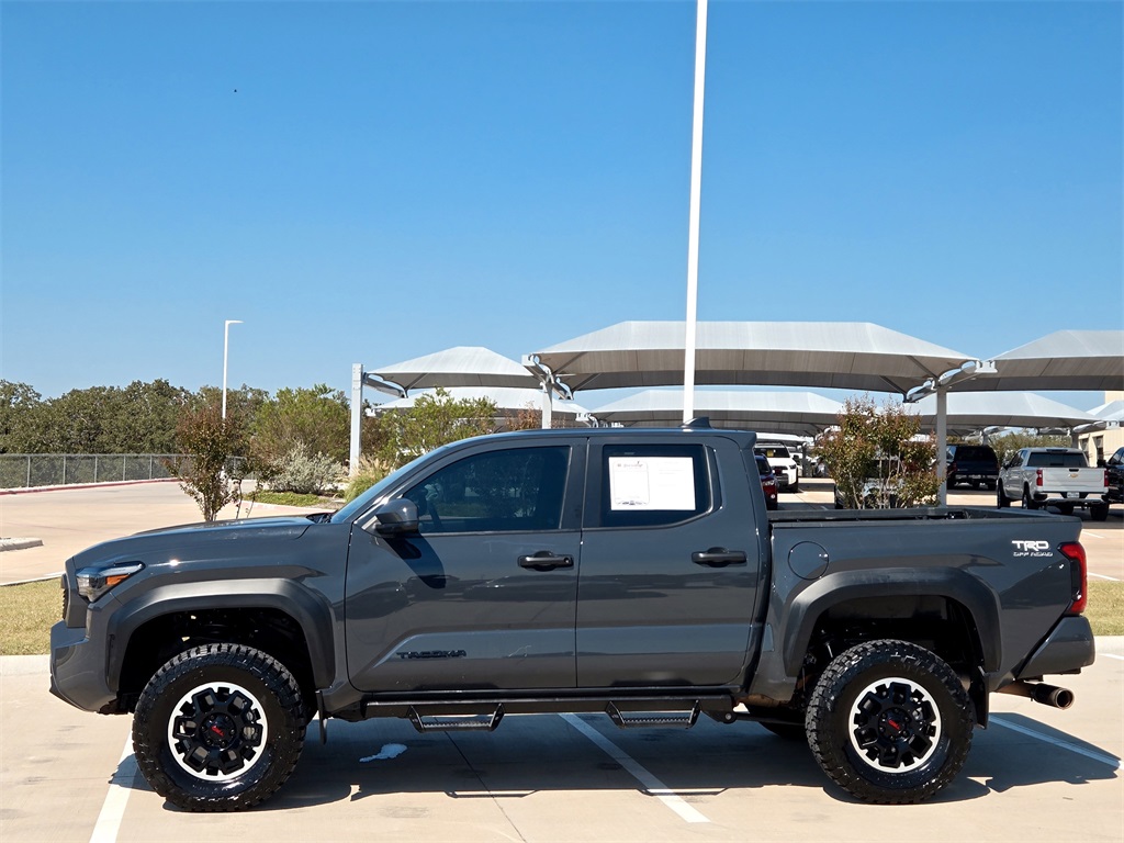 2024 Toyota Tacoma TRD Off-Road photo 4