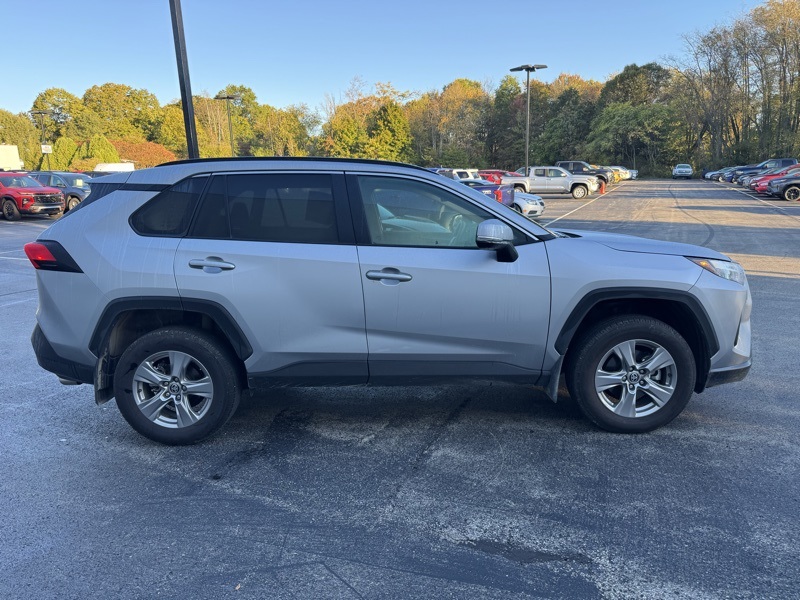 Used 2022 Toyota RAV4 XLE with VIN 2T3P1RFV8NC315054 for sale in Kansas City
