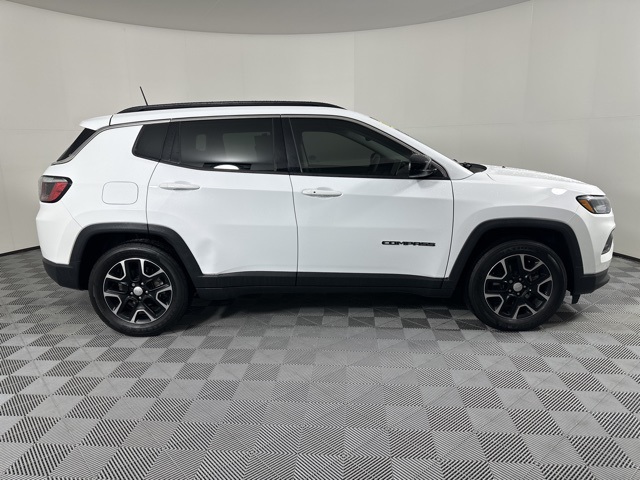 Used 2022 Jeep Compass Latitude with VIN 3C4NJCBB1NT119334 for sale in Waukee, IA