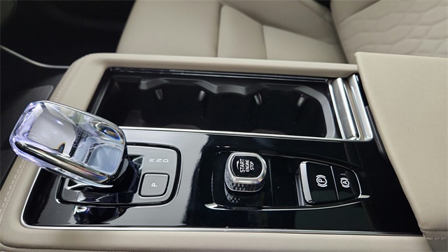 new 2026 Volvo XC90 Plug-In Hybrid car, priced at $81,875