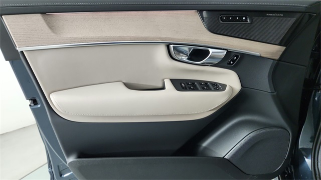 new 2026 Volvo XC90 Plug-In Hybrid car, priced at $81,875