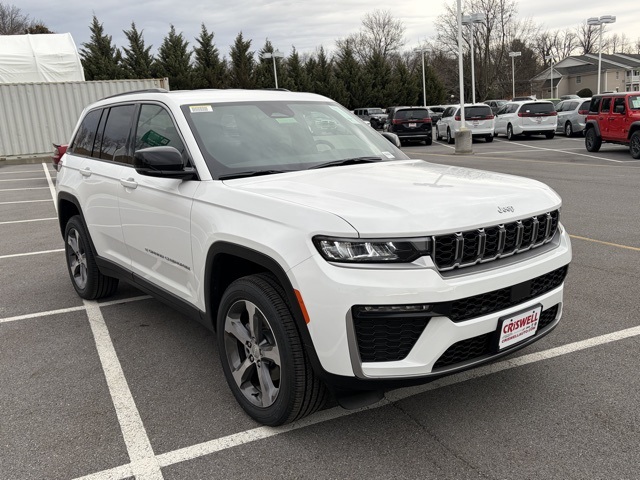 new 2026 Jeep Grand Cherokee car, priced at $39,270