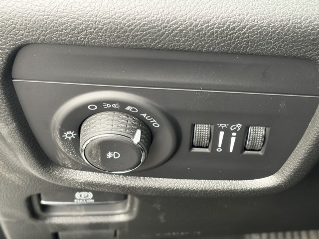 new 2026 Jeep Grand Cherokee car, priced at $39,270