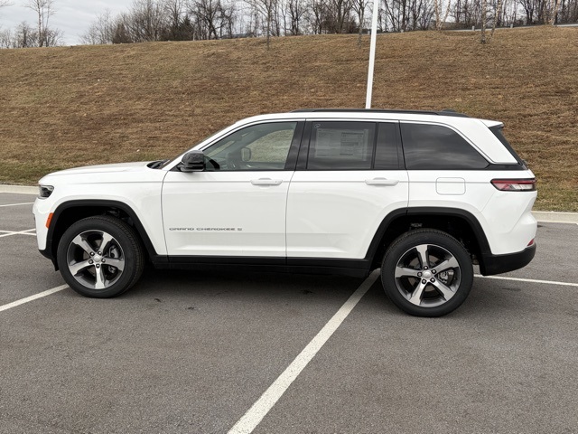 new 2026 Jeep Grand Cherokee car, priced at $39,270