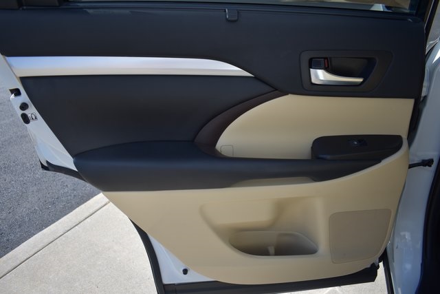 2019 Toyota Highlander XLE photo 9