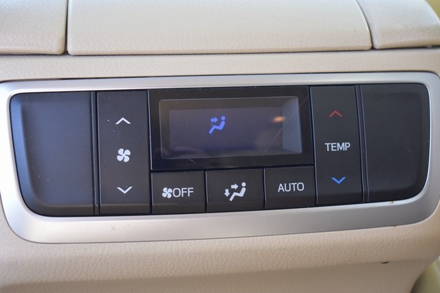 2019 Toyota Highlander XLE photo 12