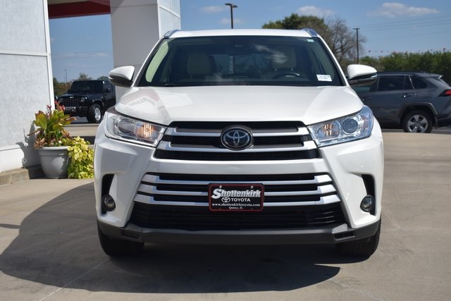 2019 Toyota Highlander XLE photo 2