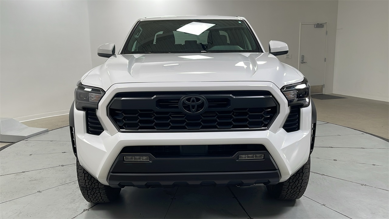 2025 Toyota Tacoma TRD Off-Road Double Cab photo 2