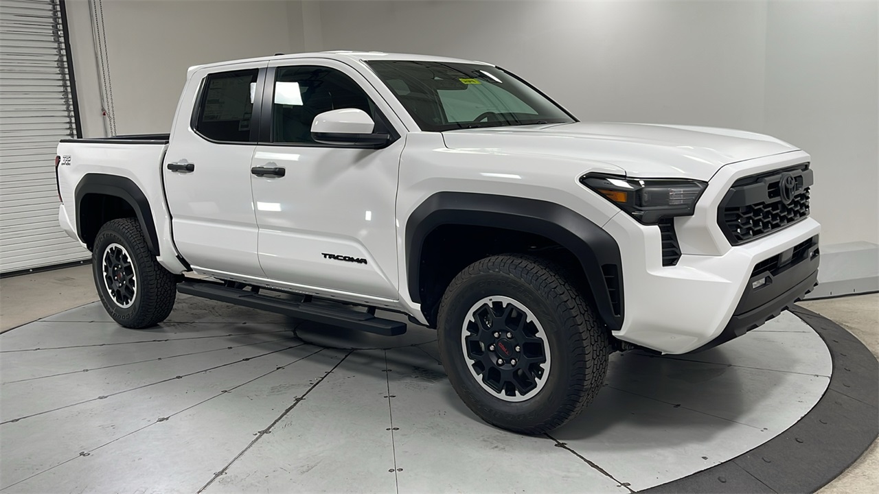 2025 Toyota Tacoma TRD Off-Road Double Cab photo 3