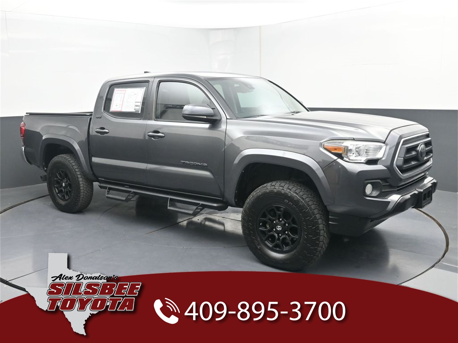 2020 Toyota Tacoma SR5's photo