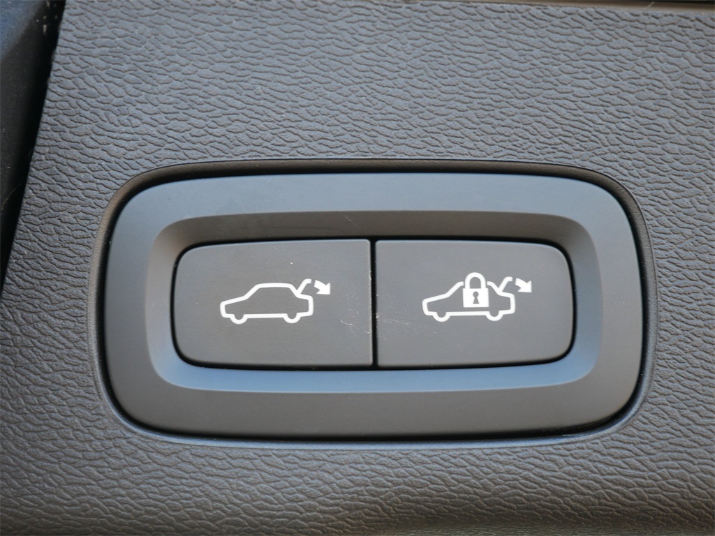 Used 2025 Volvo XC60 SUV