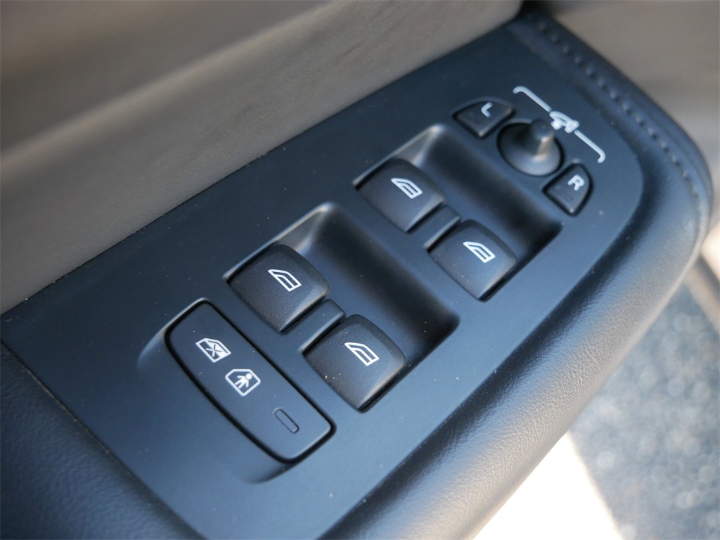 Used 2025 Volvo XC60 SUV