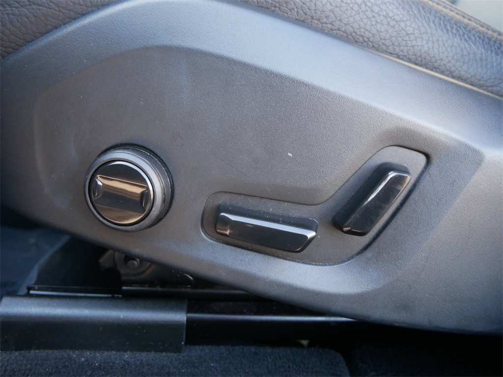 Used 2025 Volvo XC60 SUV