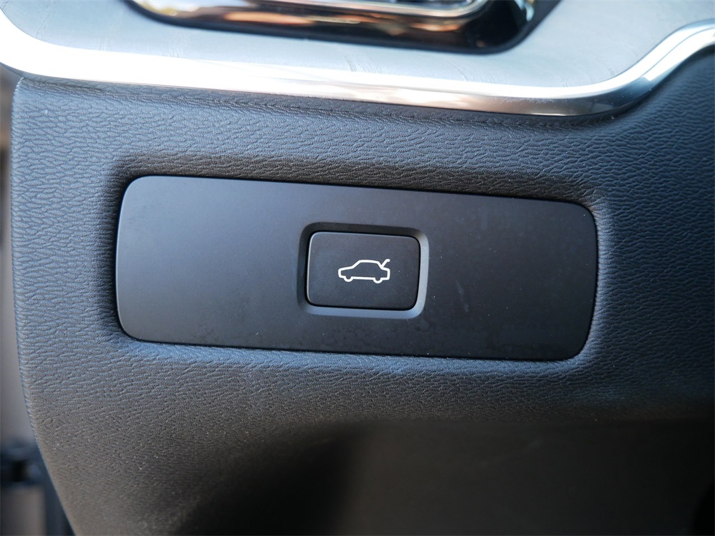 Used 2025 Volvo XC60 SUV