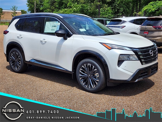 2025 Nissan Rogue Platinum's photo