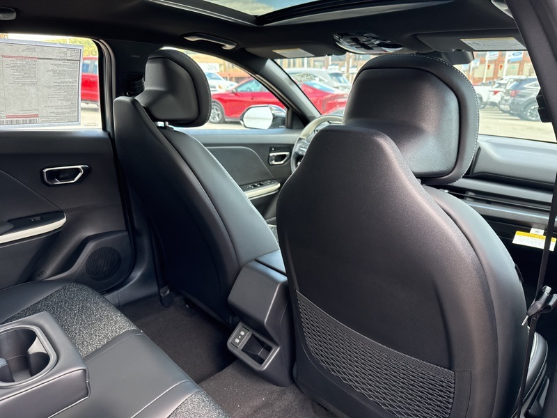 2025 Kia K4 GT-Line photo 12