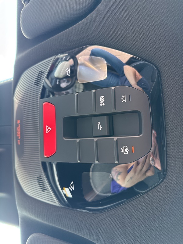 2025 Kia K4 GT-Line photo 36