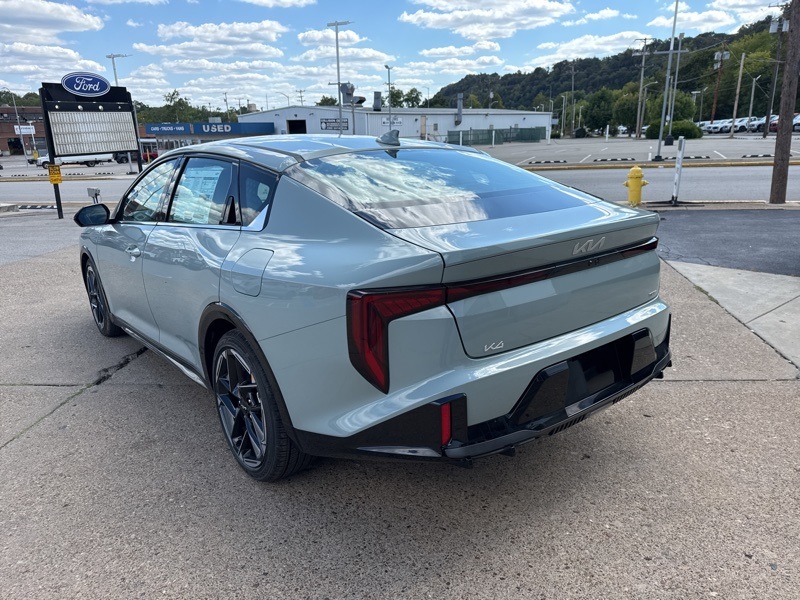 2025 Kia K4 GT-Line photo 5