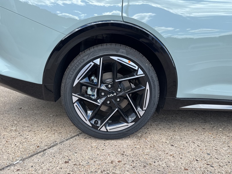 2025 Kia K4 GT-Line photo 9