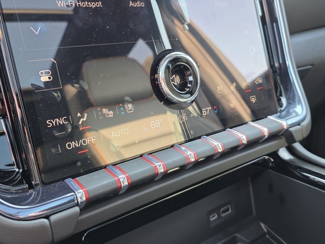 2025 GMC Yukon 4WD AT4