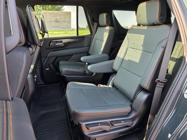 2025 GMC Yukon 4WD AT4