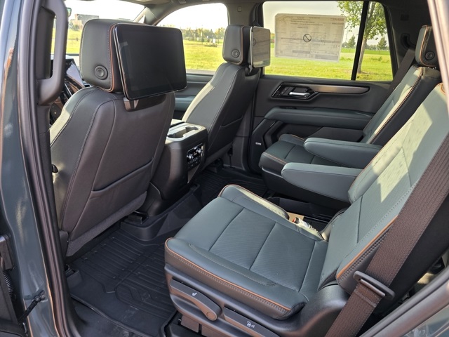 2025 GMC Yukon 4WD AT4